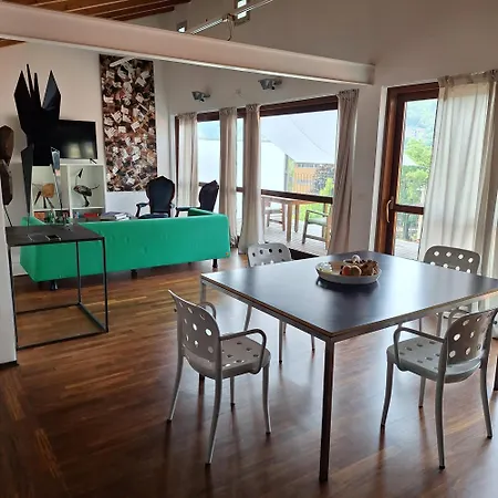 La Casa Del Artista *