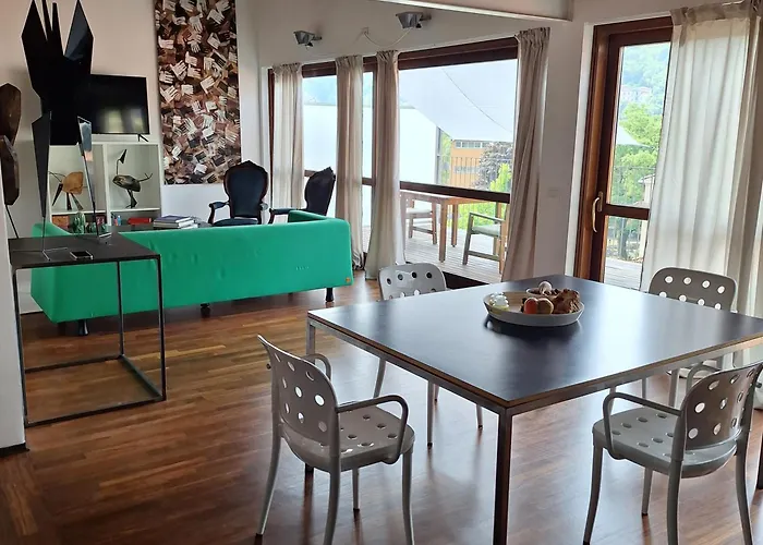 La Casa Del Artista *